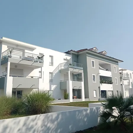 Beau T3 En Duplex, Calme Et Paisible