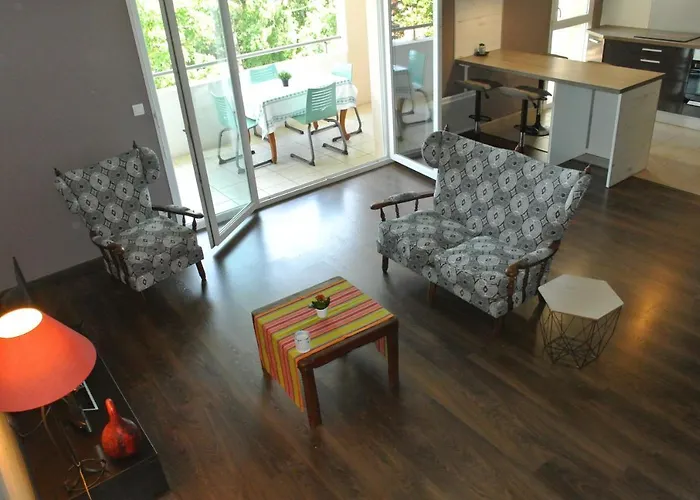 Beau T3 En Duplex, Calme Et Paisible